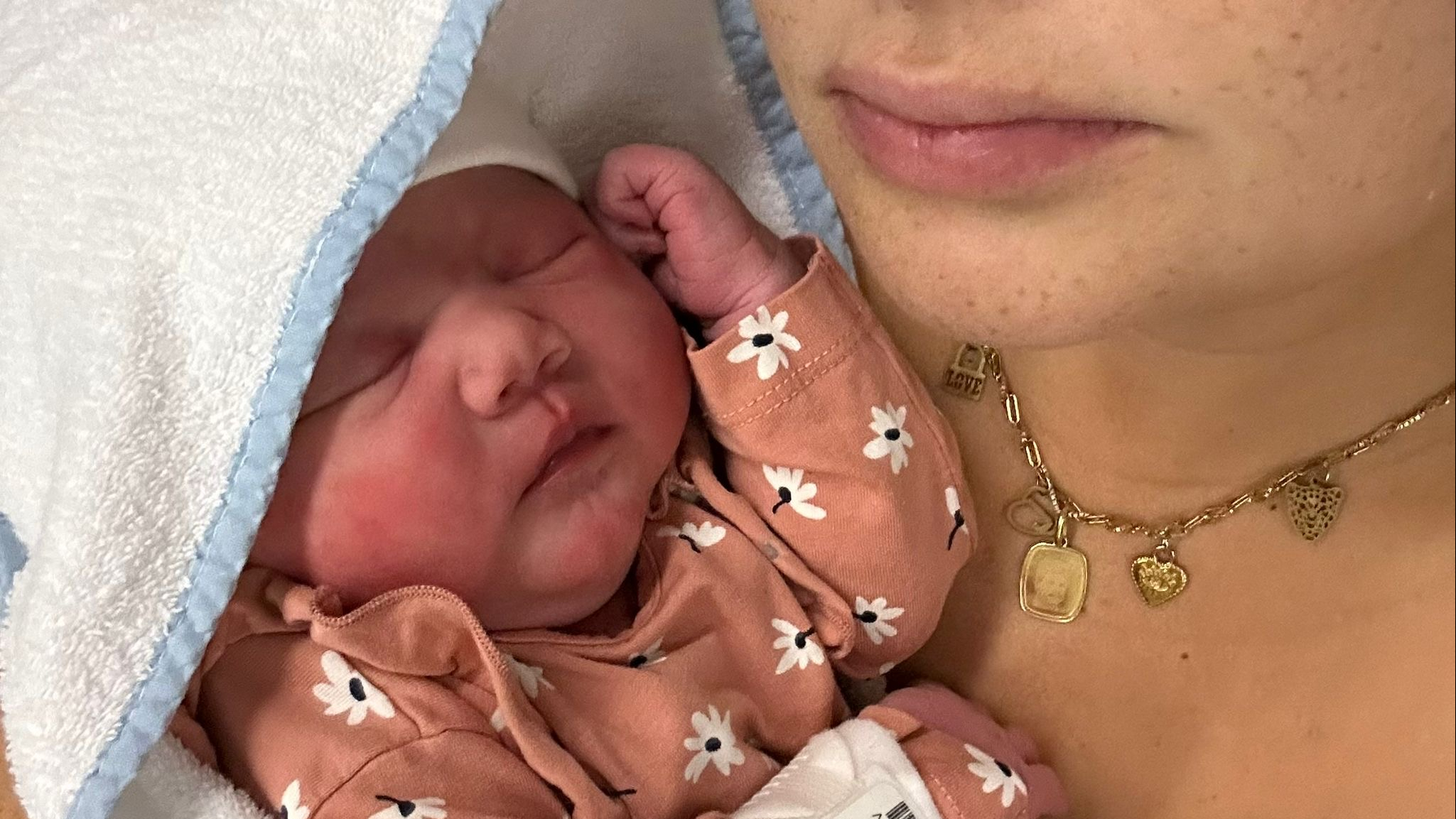 Moeder en dochter maken het goed.