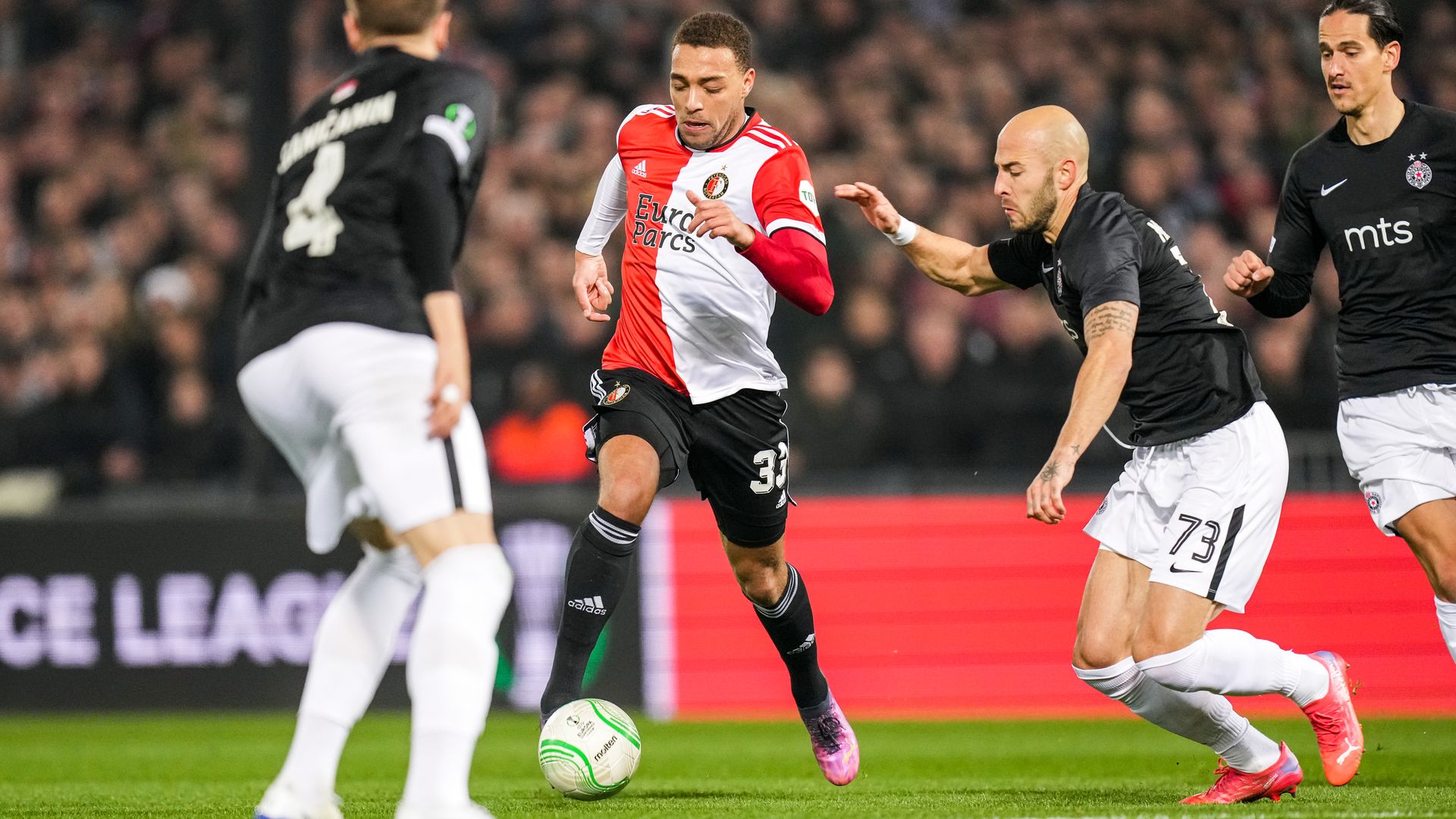 Teruglezen: Feyenoord - Partizan Belgrado (3-1) - Rijnmond