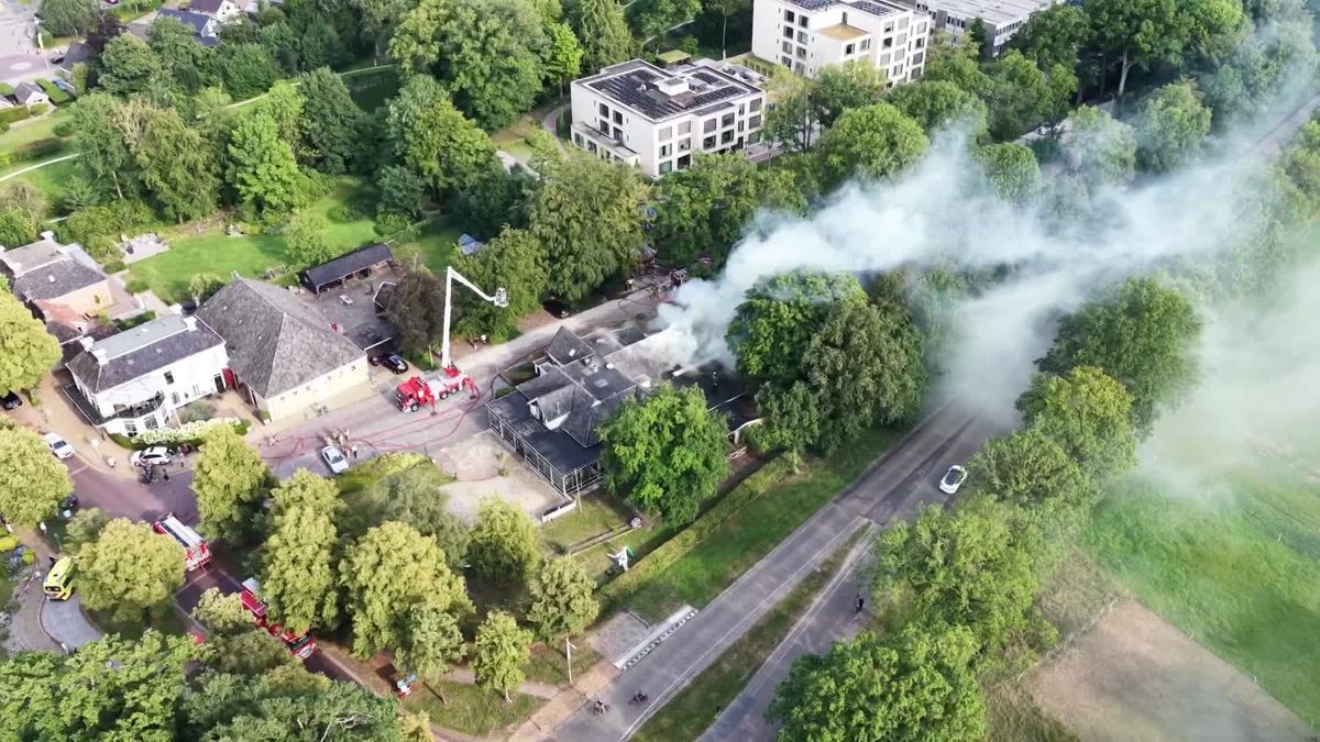 Beelden van de brand in Beetsterzwaag