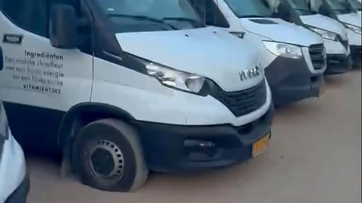 Banden van bezorgbusjes Het Vitamientje lekgestoken: 'Geen idee wie het heeft gedaan'