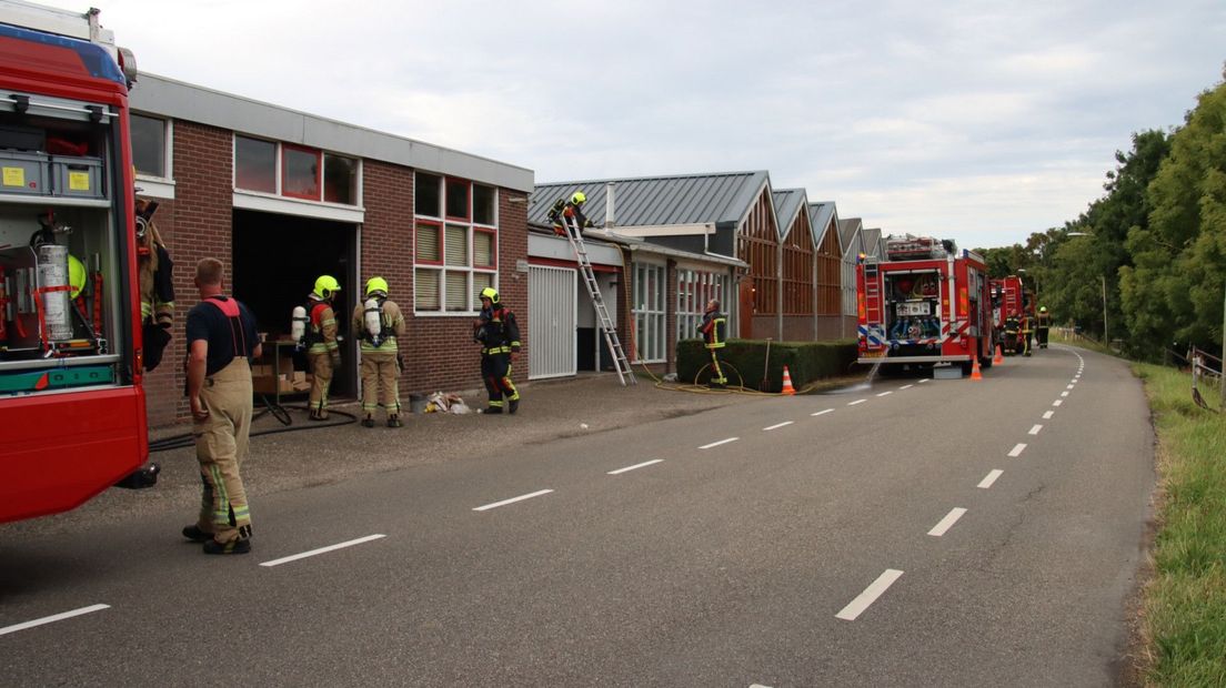 Brand bij bedrijf in Ouderkerk