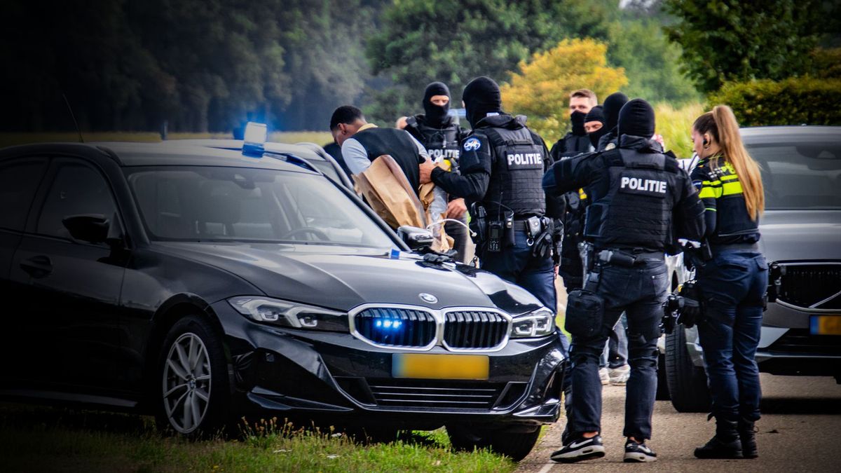 Verdachten Overasselt vluchtten met taxi, liftend en op gestolen fiets