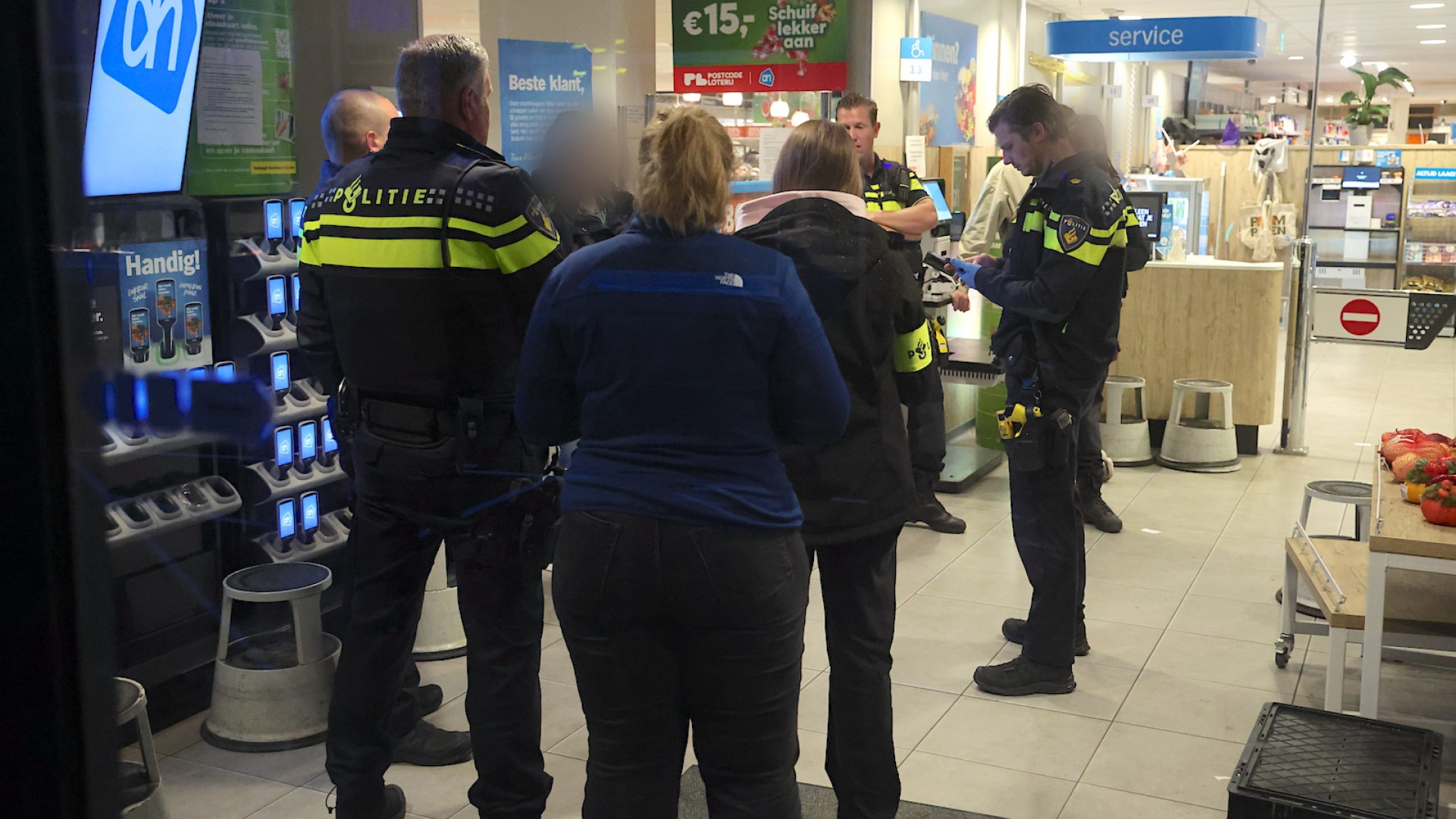 Drie verdachten aangehouden na steekpartij in Albert Heijn