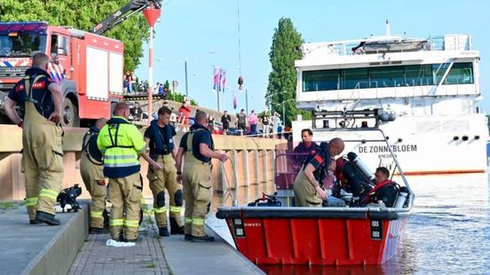Hulpdiensten zoeken verder naar drenkeling in Rijn bij Arnhem