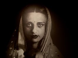 Oorlog in Midden-Oosten zet streep door tentoonstelling over Amrita Sher-Gil: Drents Museum bedenkt in allerijl plan B