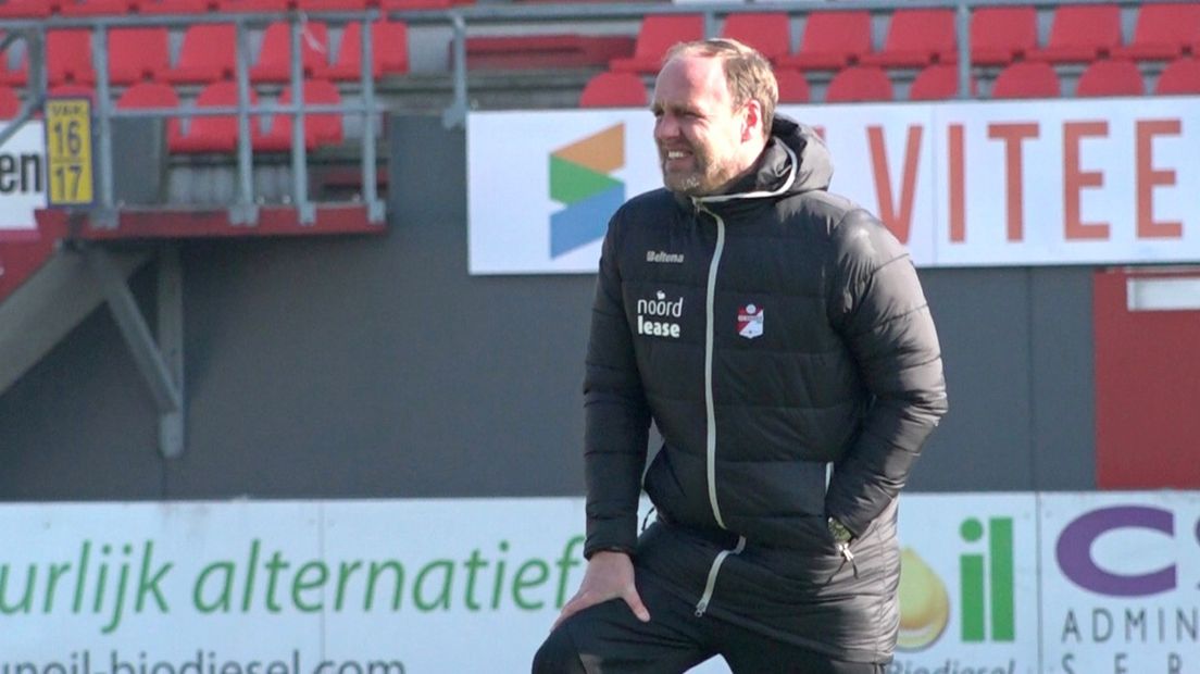Dick Lukkien blijft ook de komende twee seizoenen trainer van FC Emmen (Rechten: archief RTV Drenthe)