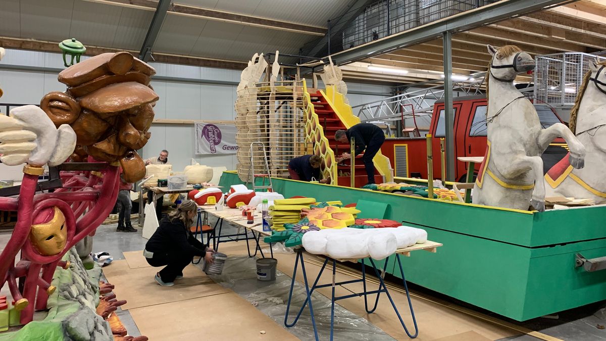 Grubbenvorst maakt 'mooiste optocht in jaren' in nieuwe hal