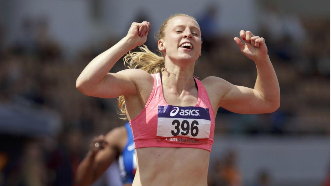NK atletiek: Tessa van Schagen loopt olympische limiet op de 200 meter. 