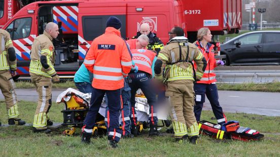Dodelijk ongeluk: brug ging open terwijl auto erop stond, fietser overkwam eerder hetzelfde. Dodelijk ongeluk: brug ging open terwijl auto erop stond, fietser overkwam eerder hetzelfde.