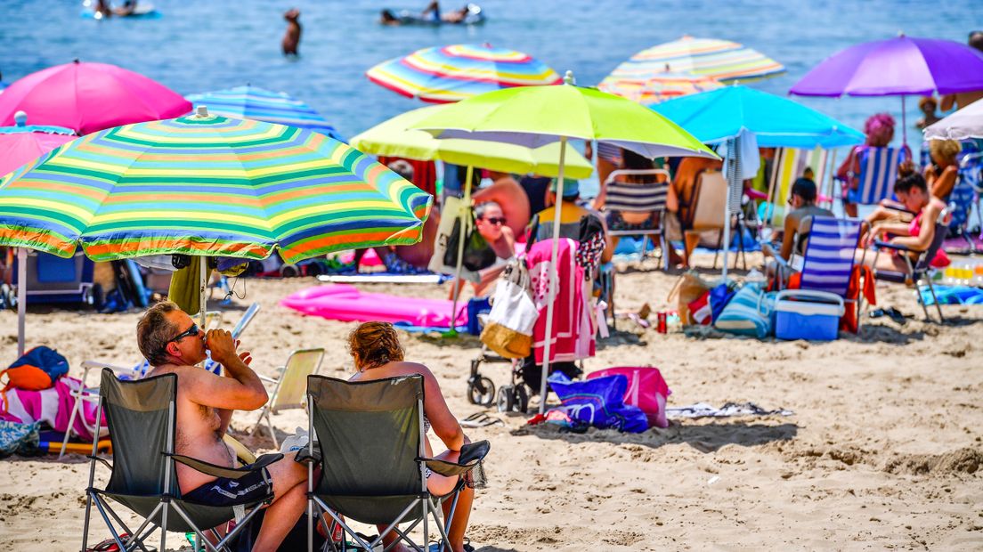 Vakantie vieren op het strand van Benidorm in Spanje (Rechten: ANP/Robin Utrecht)
