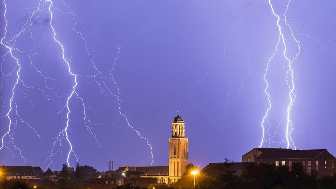 Bliksem en onweer in Zwolle