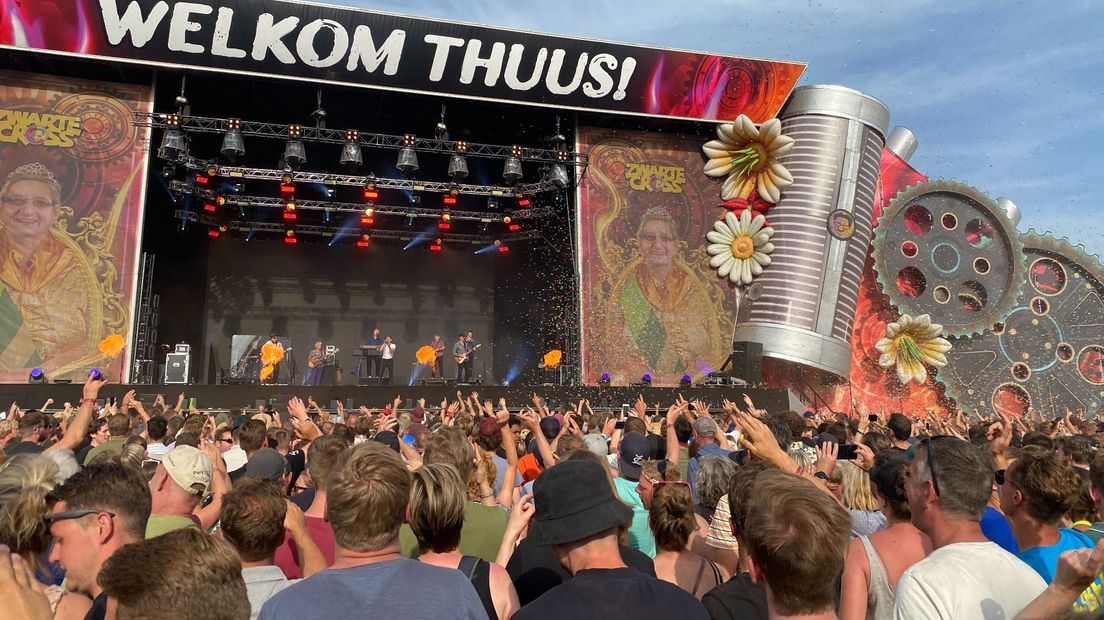 Het hoofdpodium van de Zwarte Cross
