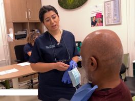 Bij deze tandartspraktijk kunnen dak- en thuisloze mensen vanaf nu gratis terecht.