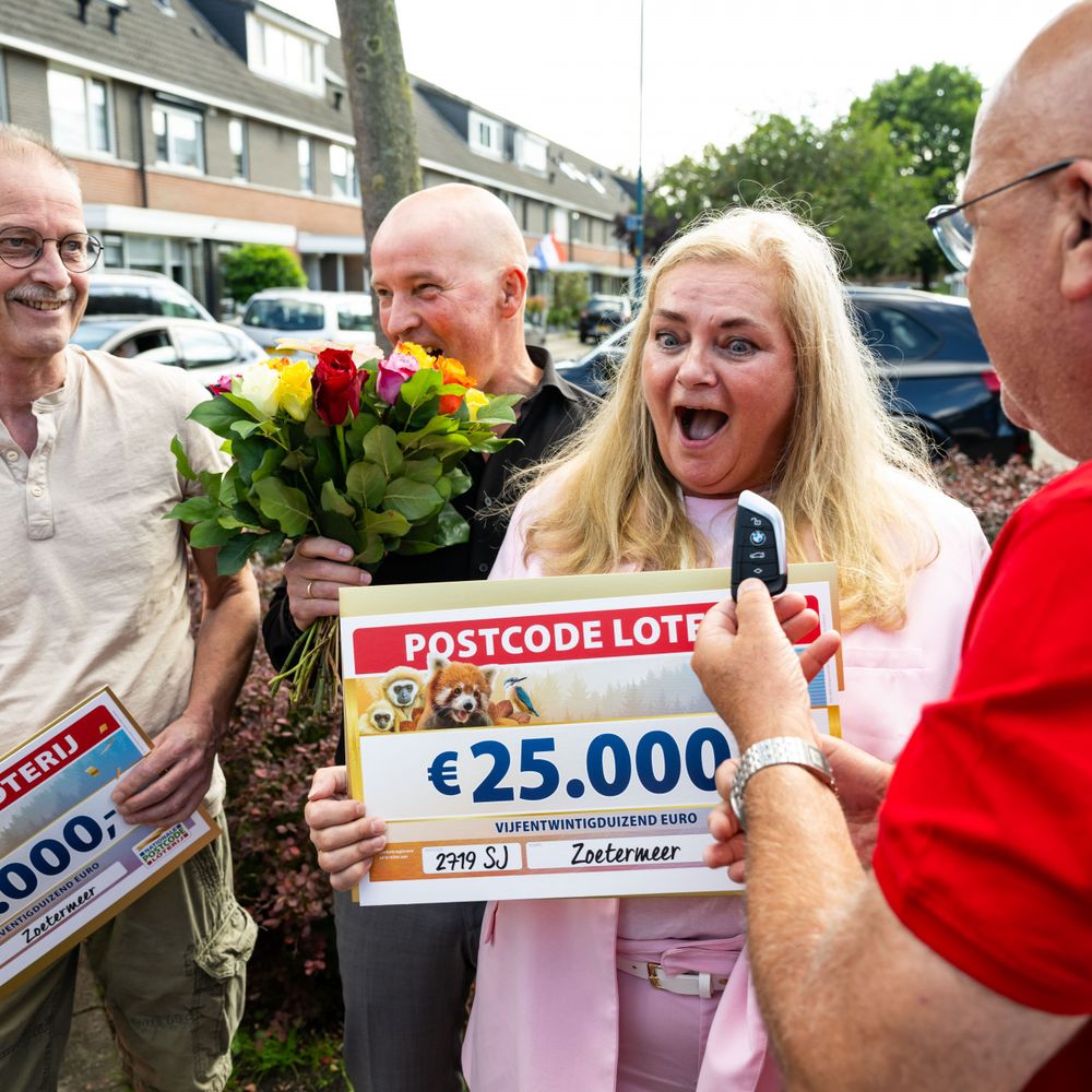 Straat wint enorm geldbedrag bij Postcode Loterij - Omroep West