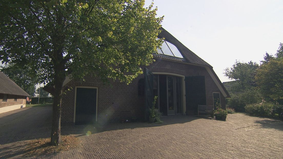 Achterzijde van de boerderij