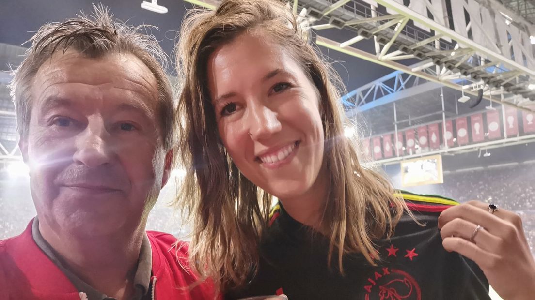 Peter met zijn dochter Evie in de Johan Cruijff Arena