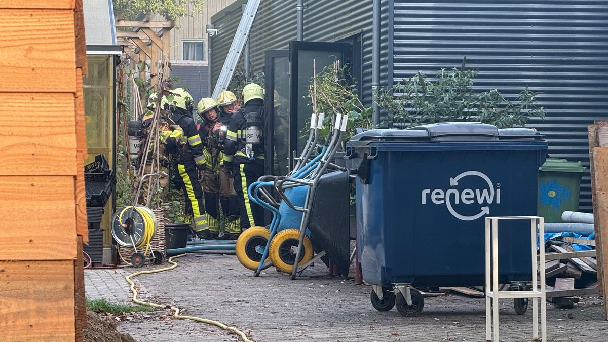Brand in schoolgebouw in Wolvega | Busje raakt van de weg bij Kollumersweach, bestuurder spoorloos
