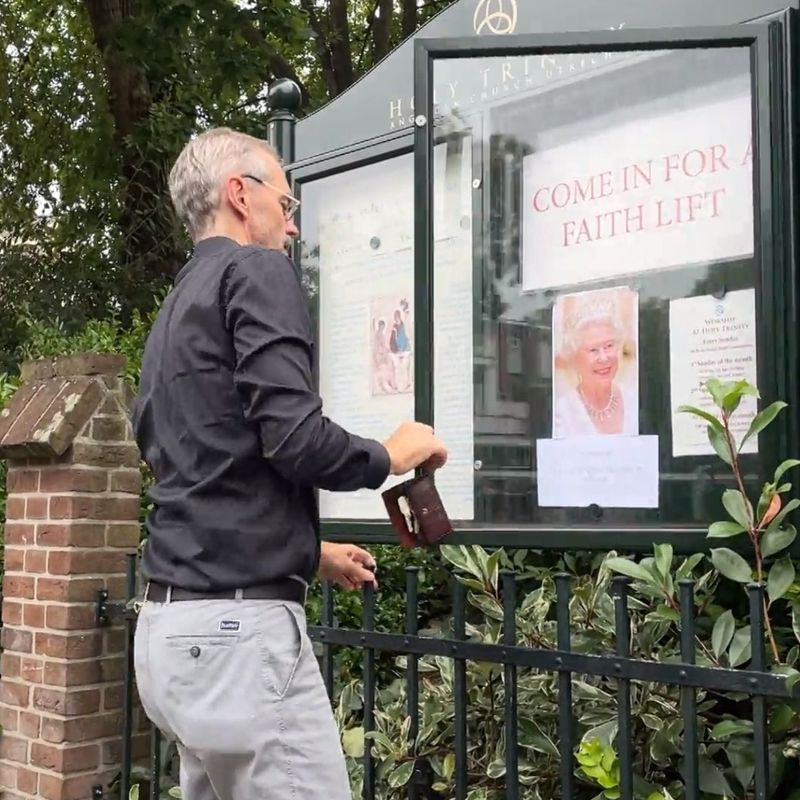 Hoeveel Mensen Bij Kerkdienst Ruim honderd mensen bij kerkdienst in Utrecht ter ere van koningin