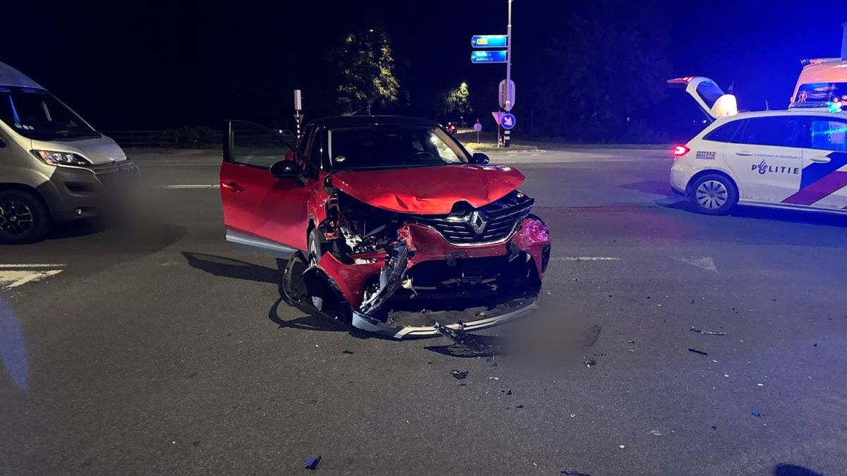 Automobilist gewond na botsing op N35 bij Heino