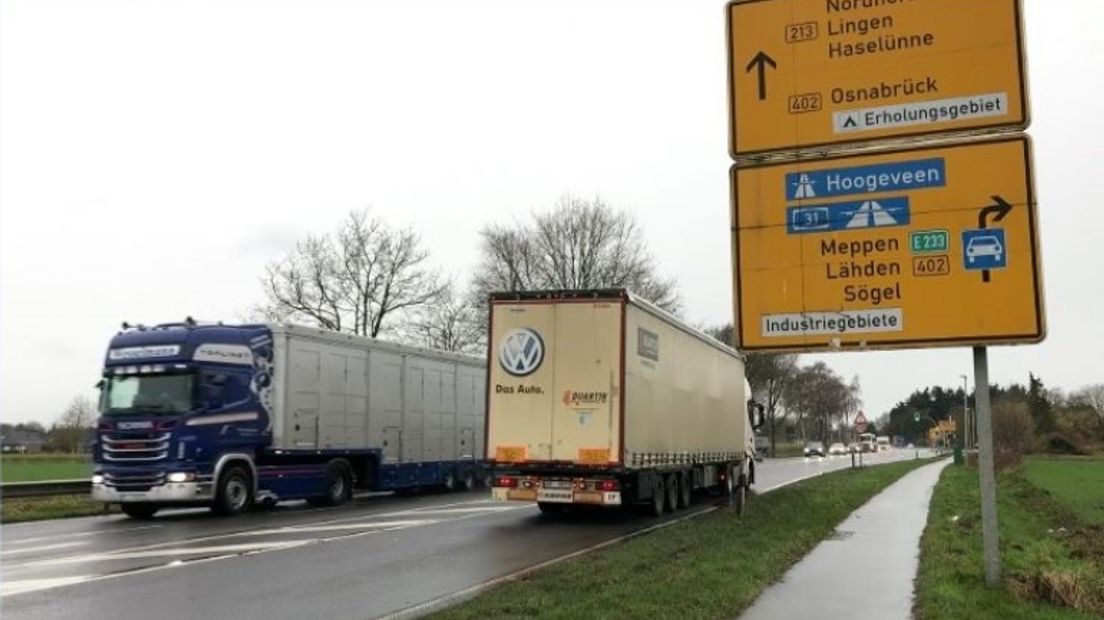Meters aan plannen in ordners, maar nog geen meter verdubbeling in Duitsland (Rechten: RTV Drenthe/Janet Oortwijn)