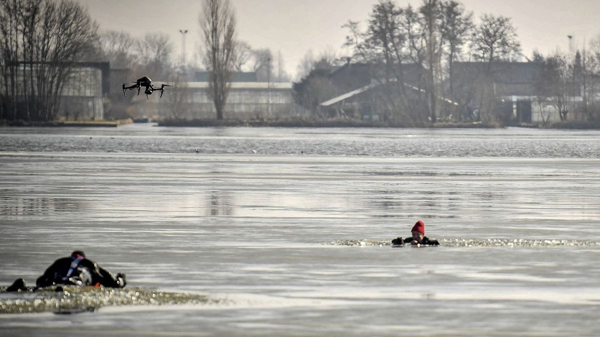 Boete Voor Dronepiloot Die Redding Schaatser Ter Aar In De Weg Zat