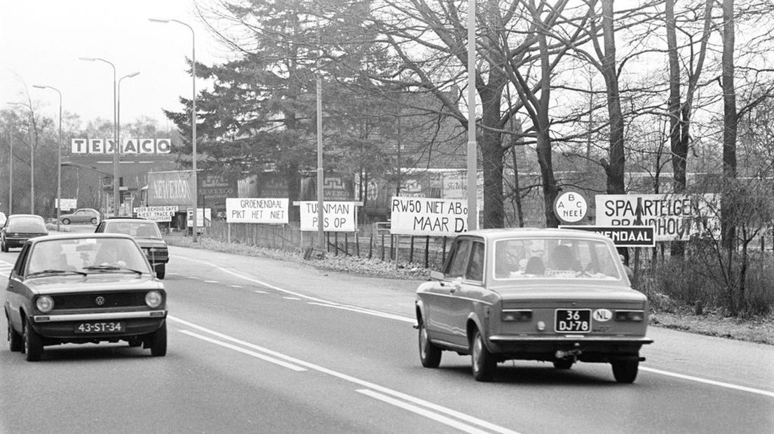 Tegen de aanleg van de A50 was veel protest vanuit buurtschap Groenendaal.