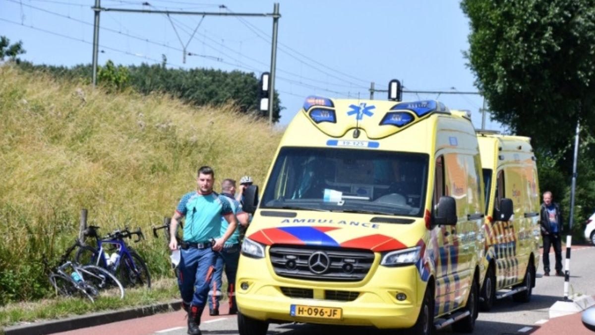 Traumahelikopter ingezet voor ongeluk wielrenner Oost-Souburg