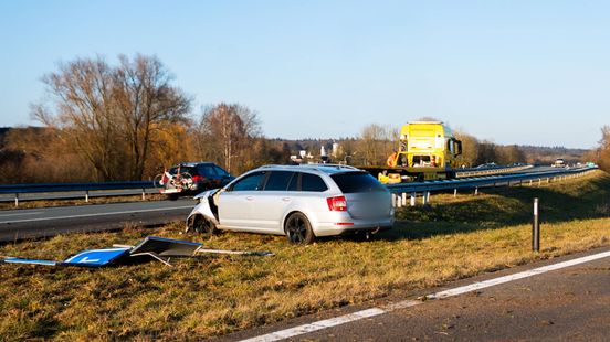 Frontale botsing met vangrail op A348