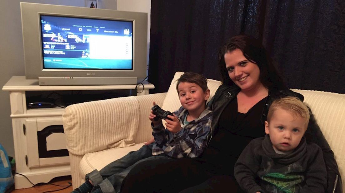 De familie is erg blij met de PlayStation