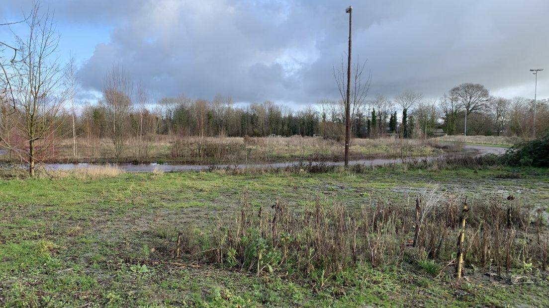 De locatie bij Baskensburg waar vroeger de atletiekbaan lag