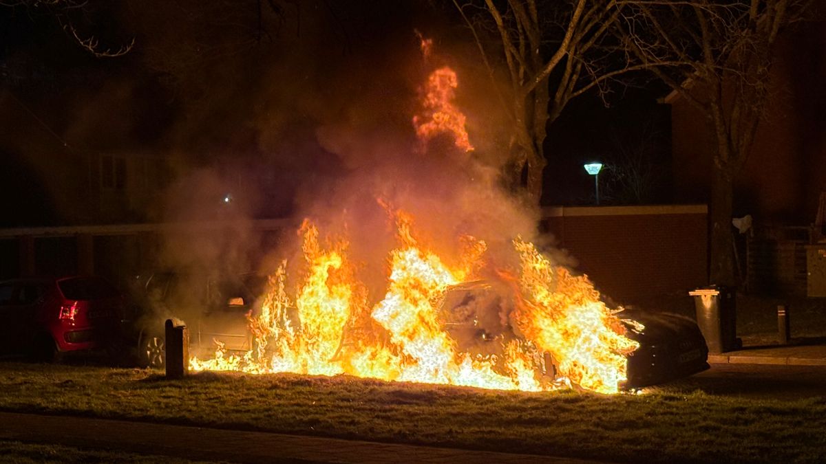 Politie denkt nog niet aan verband tussen autobranden Assen: 'Maar houden alle scenario's open'