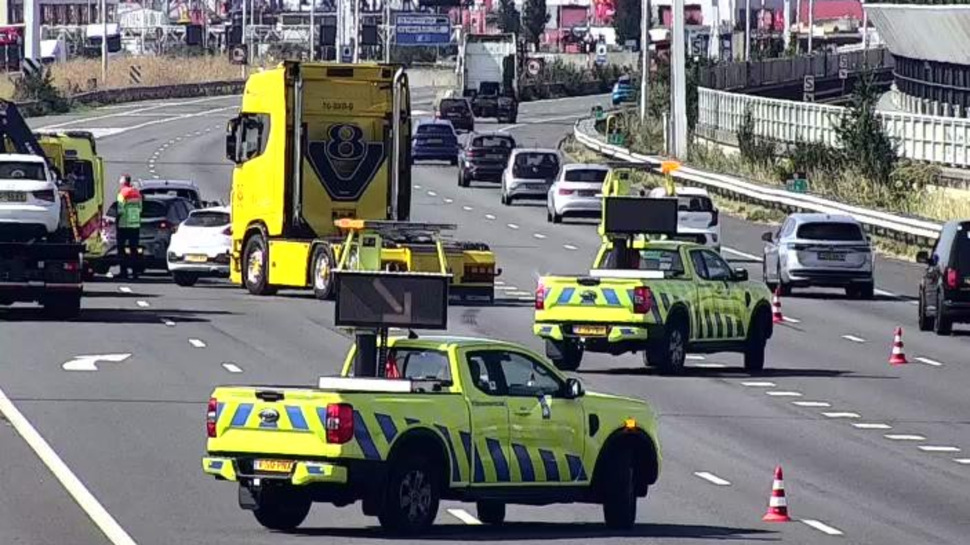 Het was al druk in de regio en een ongeluk bij de Beneluxtunnel helpt daar niet bij.