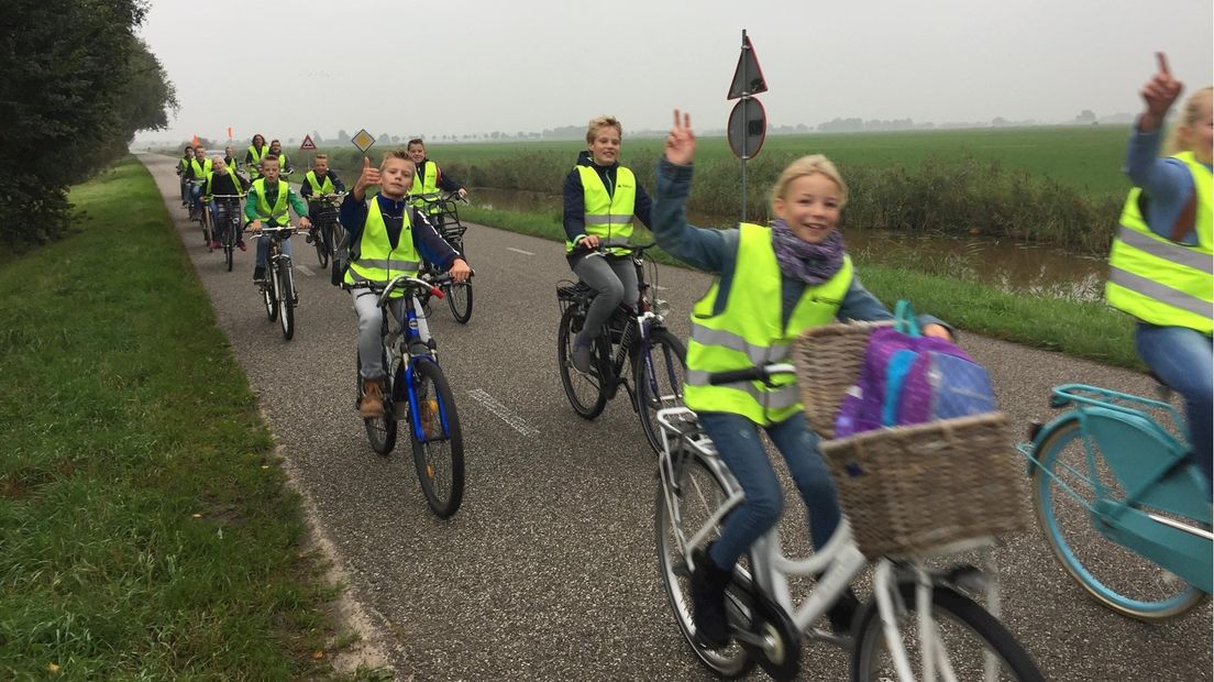 Op de fiets van school naar school