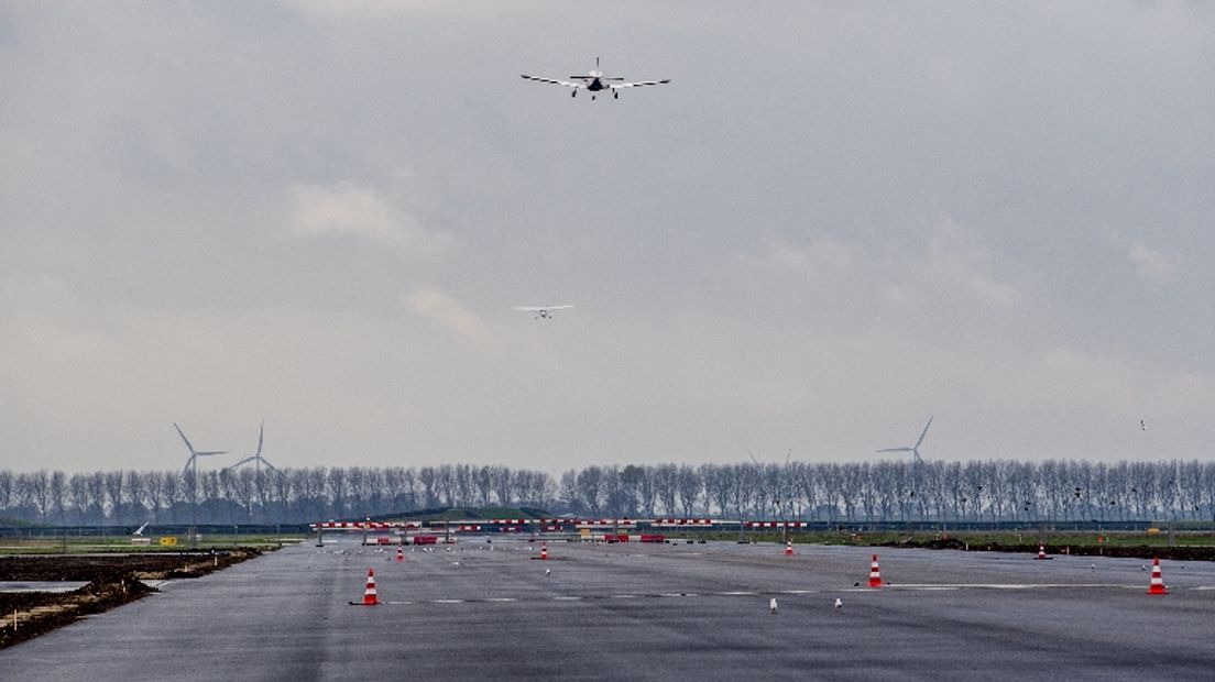 Geke Kiers is blij met het voorstel van de ChristenUnie om de opening van Lelystad Airport uit te stellen (Rechten: ANP/Robin Utrecht)