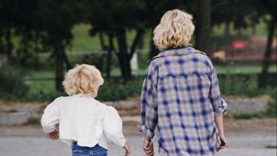 De moord op haar moeder bleef onopgelost, 25 jaar later hoopt dochter Veruschka (36) op antwoorden Home