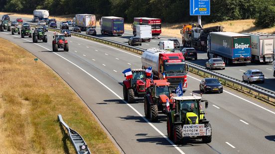 Boeren rijden met trekkers op A1, ondanks oproep na dodelijk ongeval Home