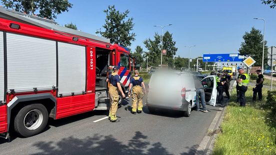 Kop-staartbotsing in Zwolle | Automobilist gewond in Kampen. Kop-staartbotsing in Zwolle | Automobilist gewond in Kampen.