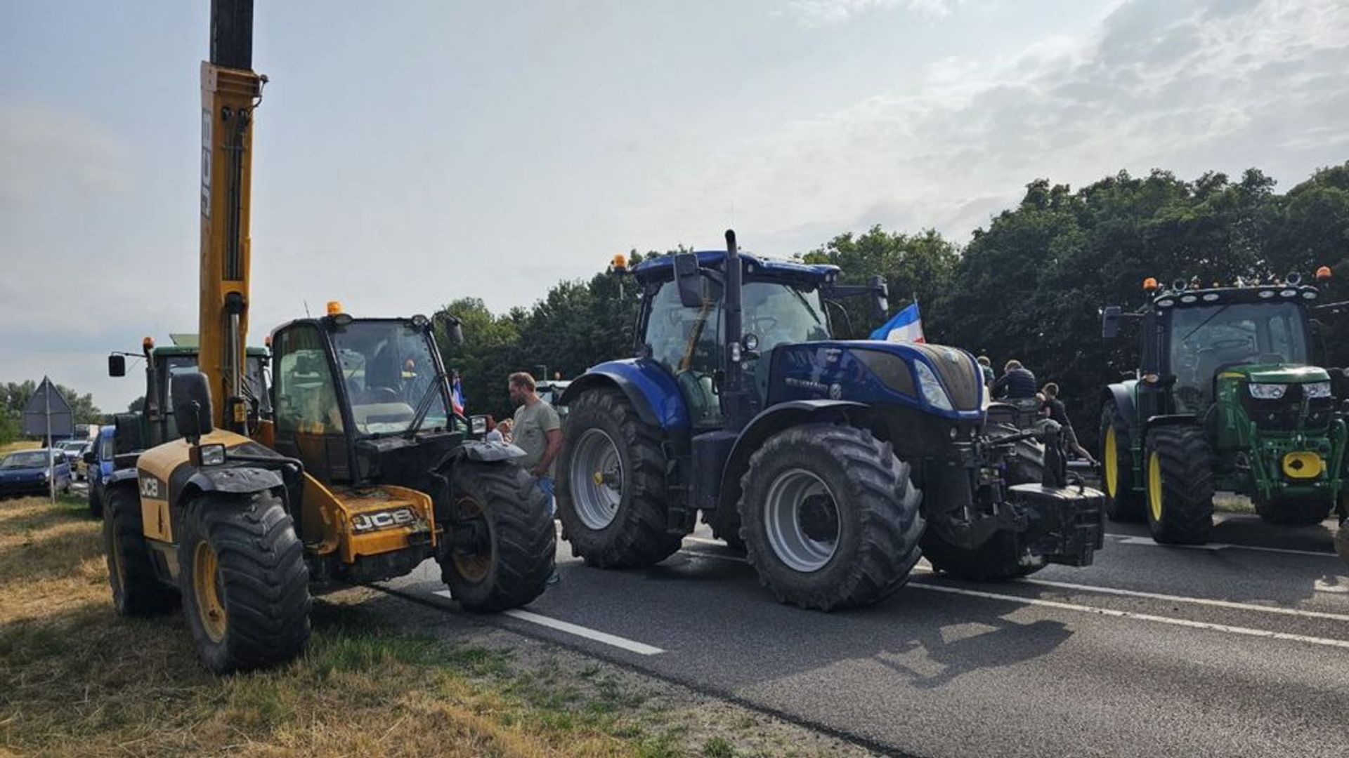 Demonstrerende Boeren Blokkeren Rijnbrug - Omroep Gelderland