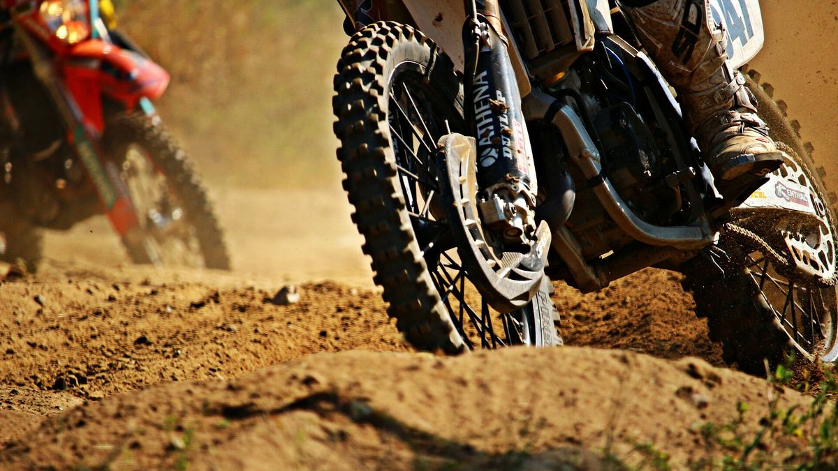 Omgekomen motorrijder was ervaren crosser, club Emmer-Compascuum komende dagen gesloten