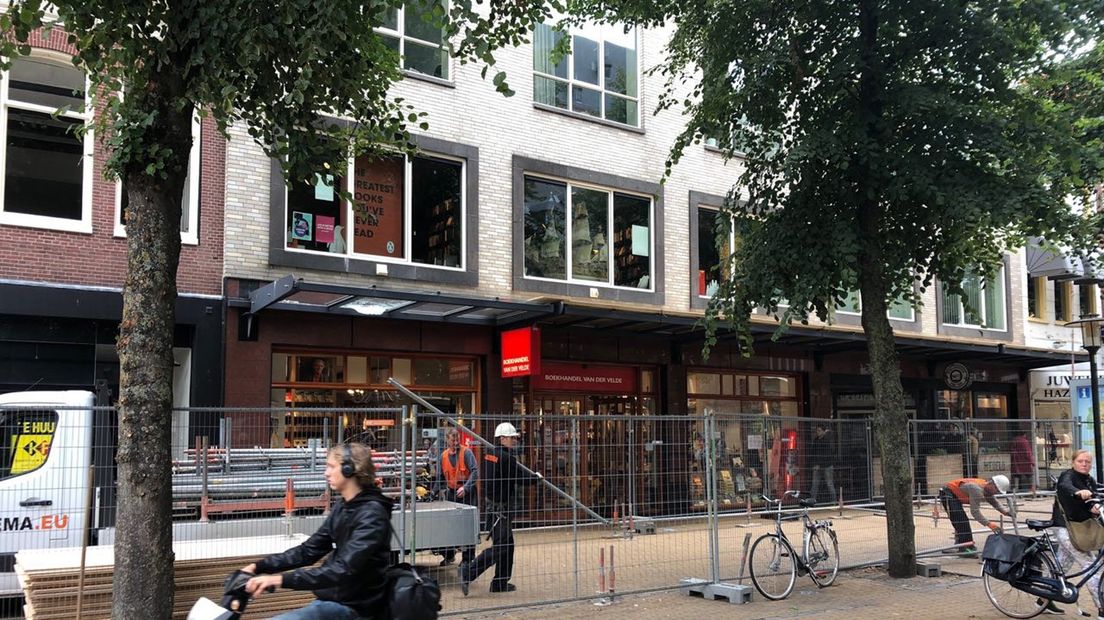 Inspectie: 'Veel groter deel gevel Akerkhof zit los' - RTV Noord