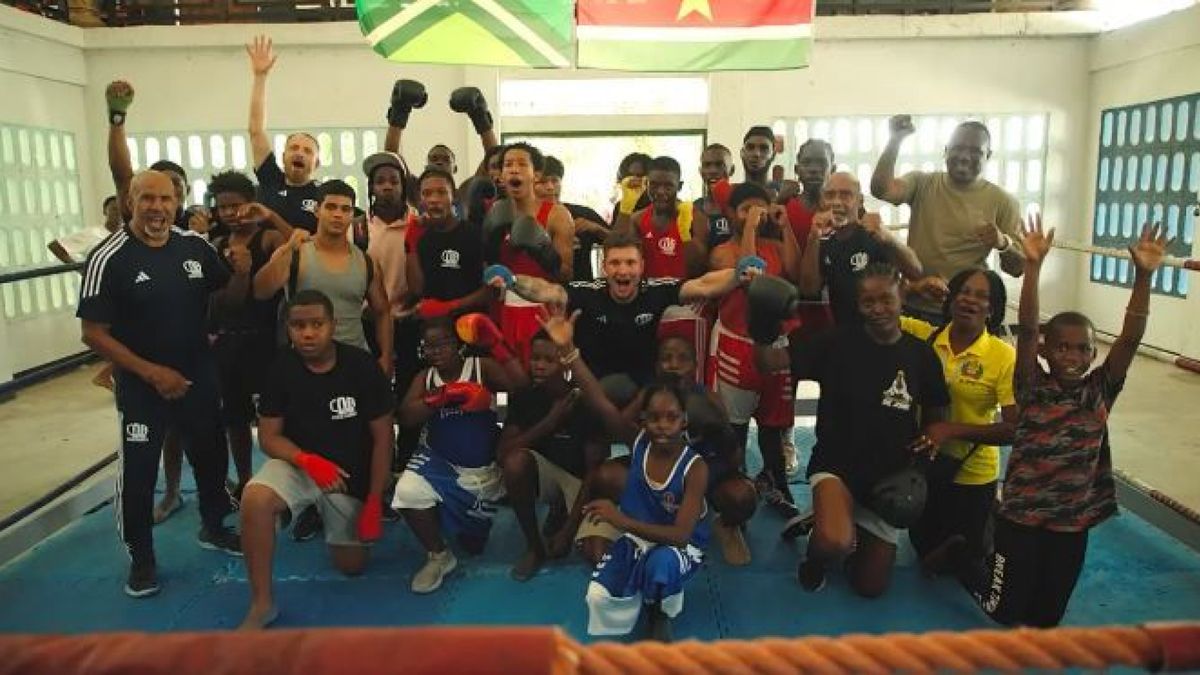 Dirk uit Doetinchem opende een boksschool in Suriname