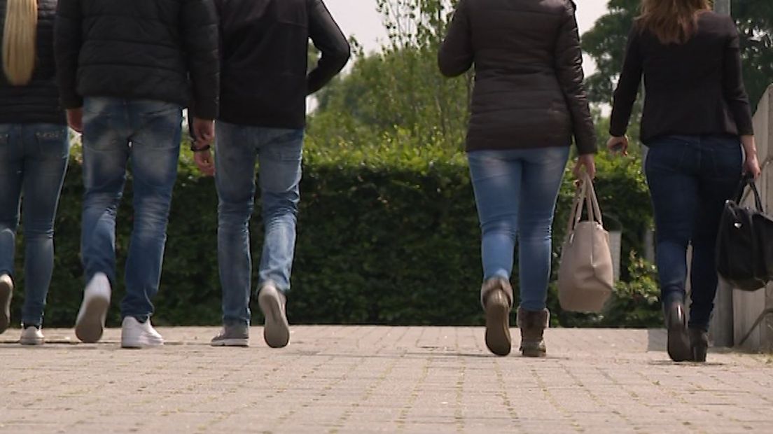 Huisartsen vinden de extreem lange wachttijden in de jeugd-ggz onacceptabel. Dat zegt huisarts Gaël Pennings namens de huisartsenkring Nijmegen van de Landelijke Huisartsen Vereniging. De huisartsen hebben volgens Pennings hun handen vol aan patiënten met complexe problemen die door wachtlijsten niet op de juiste behandelplek terecht kunnen. Dit geldt zowel voor jeugd als voor volwassenen.