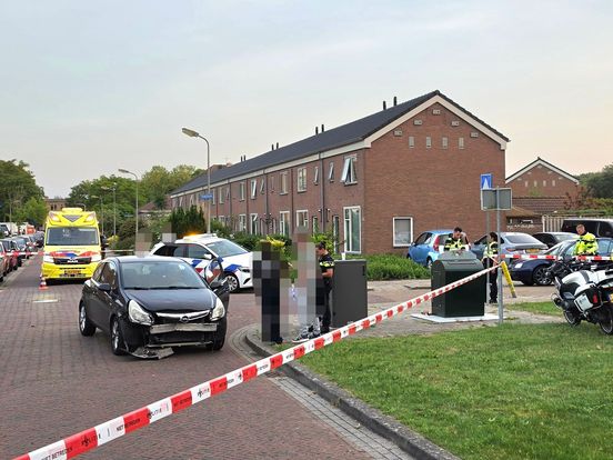 Auto's botsen op kruising in Meppel, inzittende gewond