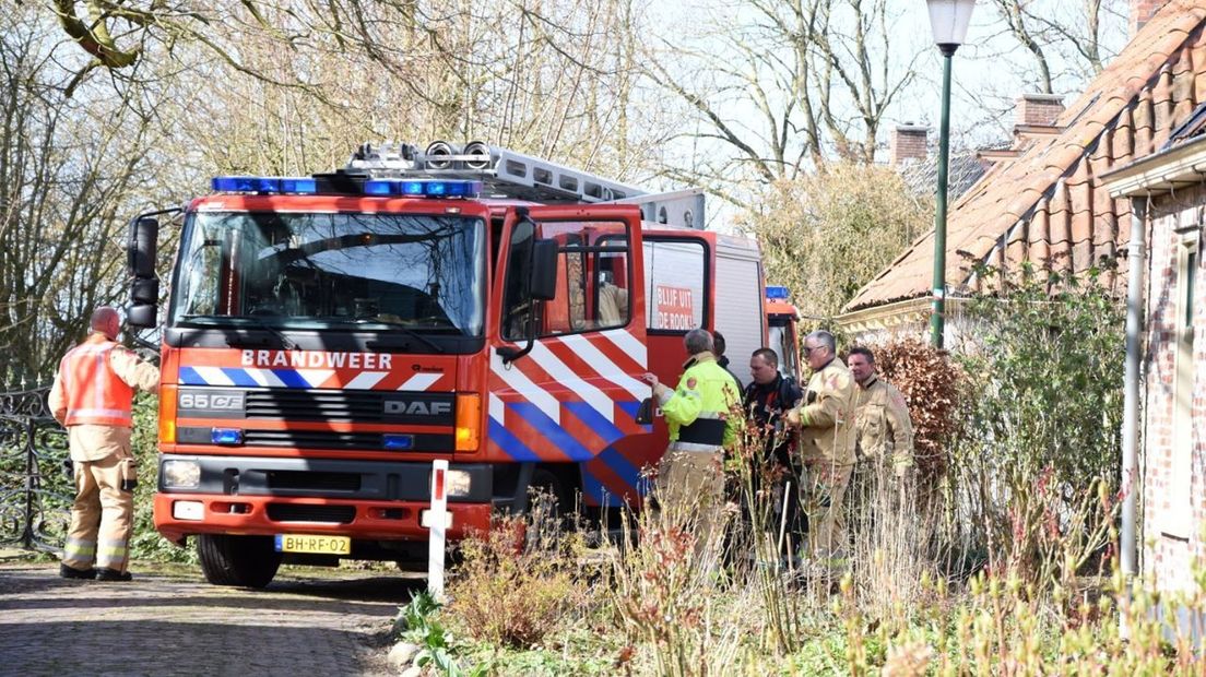 De brandweer aanwezig in Huizinge