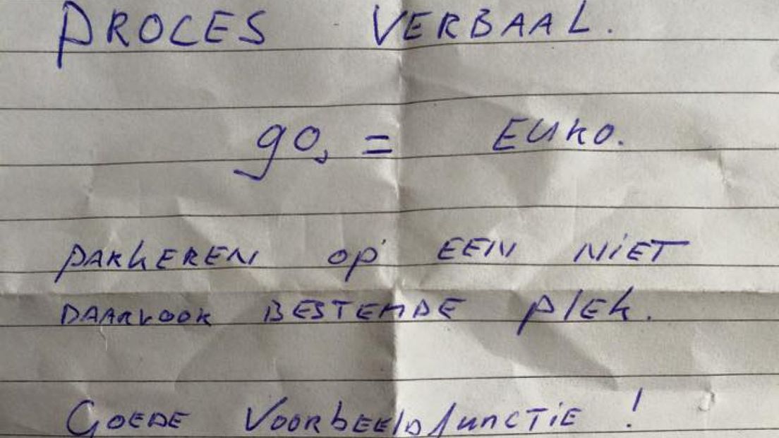 Inwoner Wageningen schrijft bon uit voor foutparkerende agenten