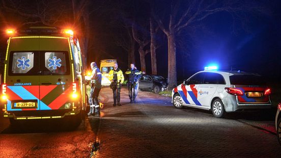 Gewonden bij eenzijdig ongeluk tussen Ubbena en Oudemolen. Gewonden bij eenzijdig ongeluk tussen Ubbena en Oudemolen.