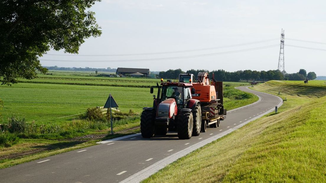 De zomerdijk tussen Elburg en Noordeinde.