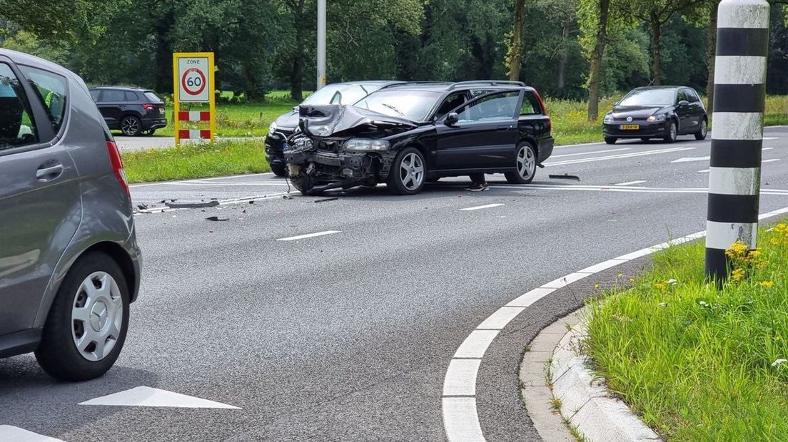 Flink ongeluk op Deldenerstraat in Hengelo.