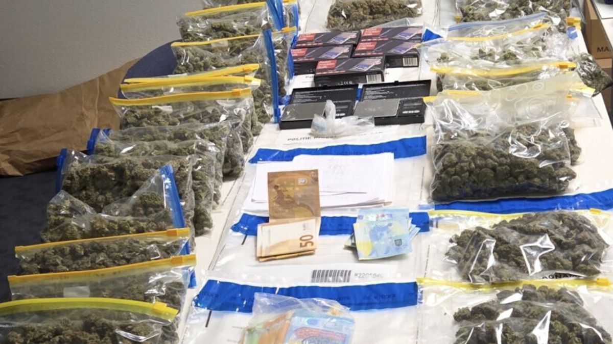 Politie vindt kilo's drugs en veel contant geld in woning