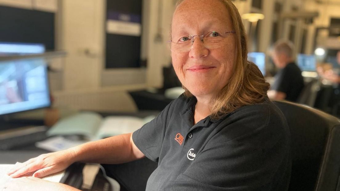 Lia Peters-Hermsen werkt mee aan het digitaliseren van het archief.
